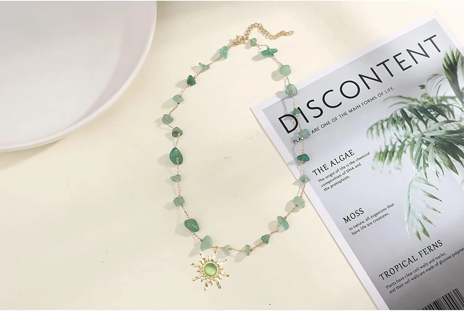 Crystal Sun Necklace for Women 18K Gold Plated Sun Pendant Necklace Natural Stone Crystal Choker Necklace Healing Crystal Necklace Christmas Trendy Jewelry For Women