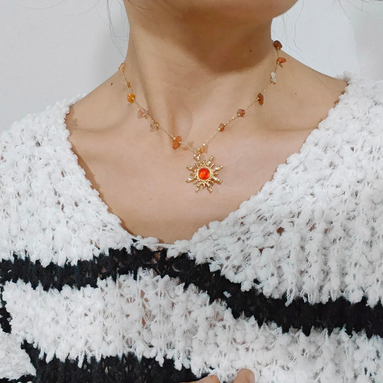 Crystal Sun Necklace for Women 18K Gold Plated Sun Pendant Necklace Natural Stone Crystal Choker Necklace Healing Crystal Necklace Christmas Trendy Jewelry For Women