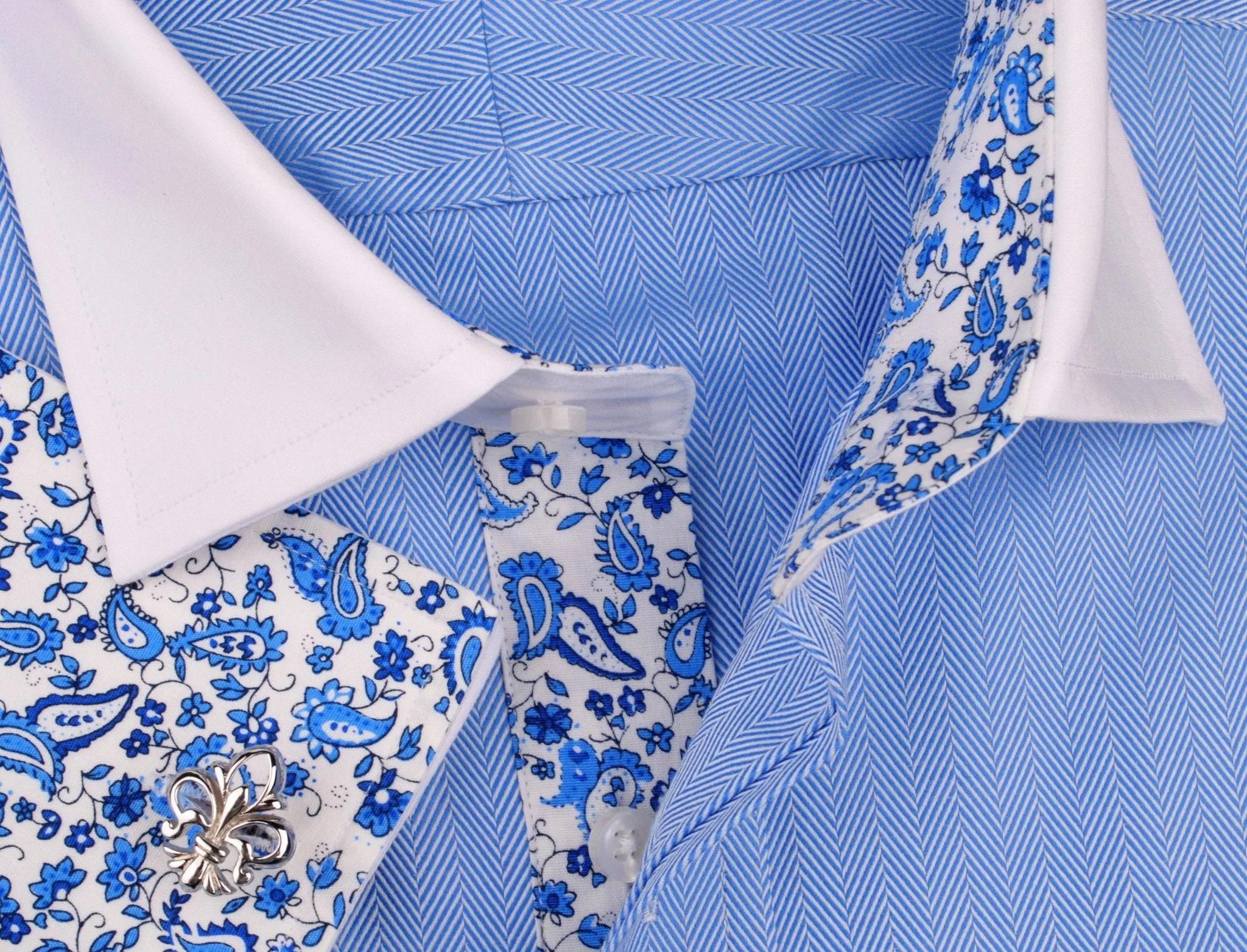 Light Blue Luxury Herringbone White Collar White Cuff Formal Business Dress Shirt with Paisleys