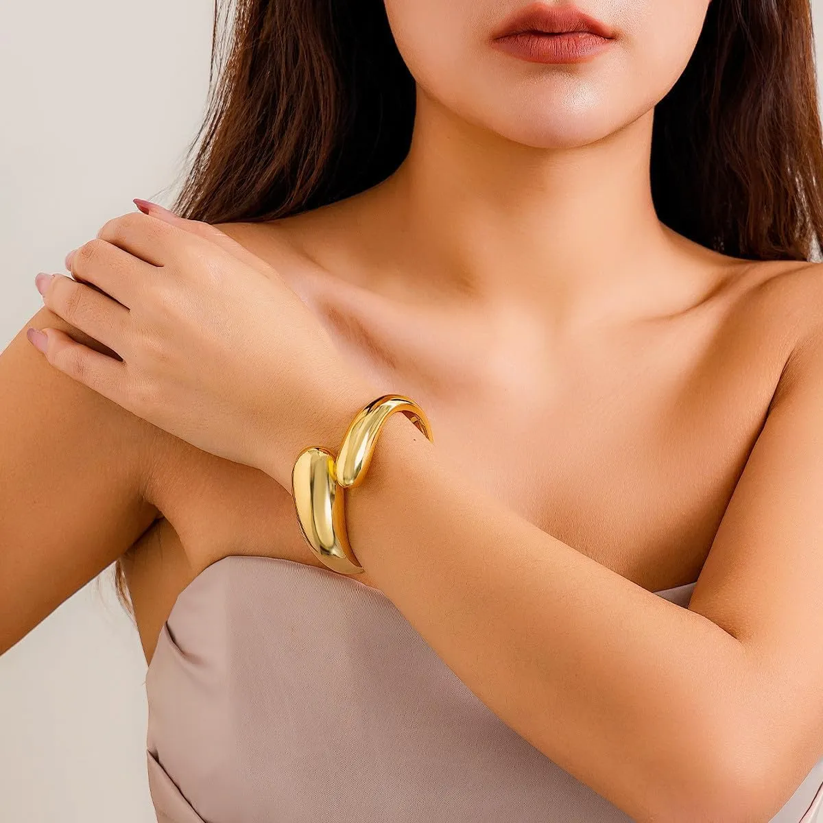 Long tiantian Gold Bracelets for Women, Gold Bangles for Women Chunky Bangle Bracelets for Women Bracelets Stack Tarnish Free Gold Jewelry Set of 3 for Women Accessories for Her Gifts