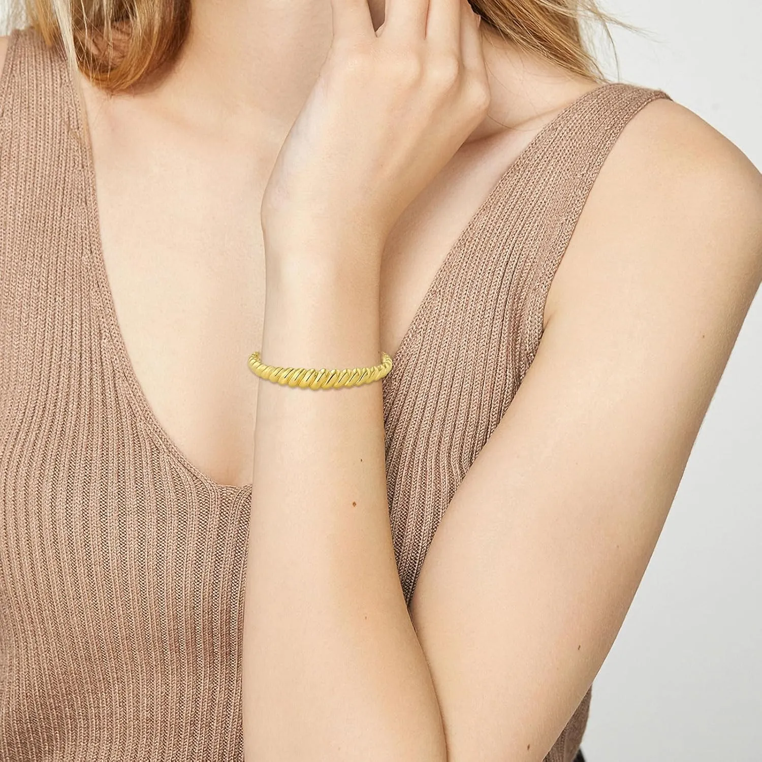 Long tiantian Gold Bracelets for Women, Gold Bangles for Women Chunky Bangle Bracelets for Women Bracelets Stack Tarnish Free Gold Jewelry Set of 3 for Women Accessories for Her Gifts