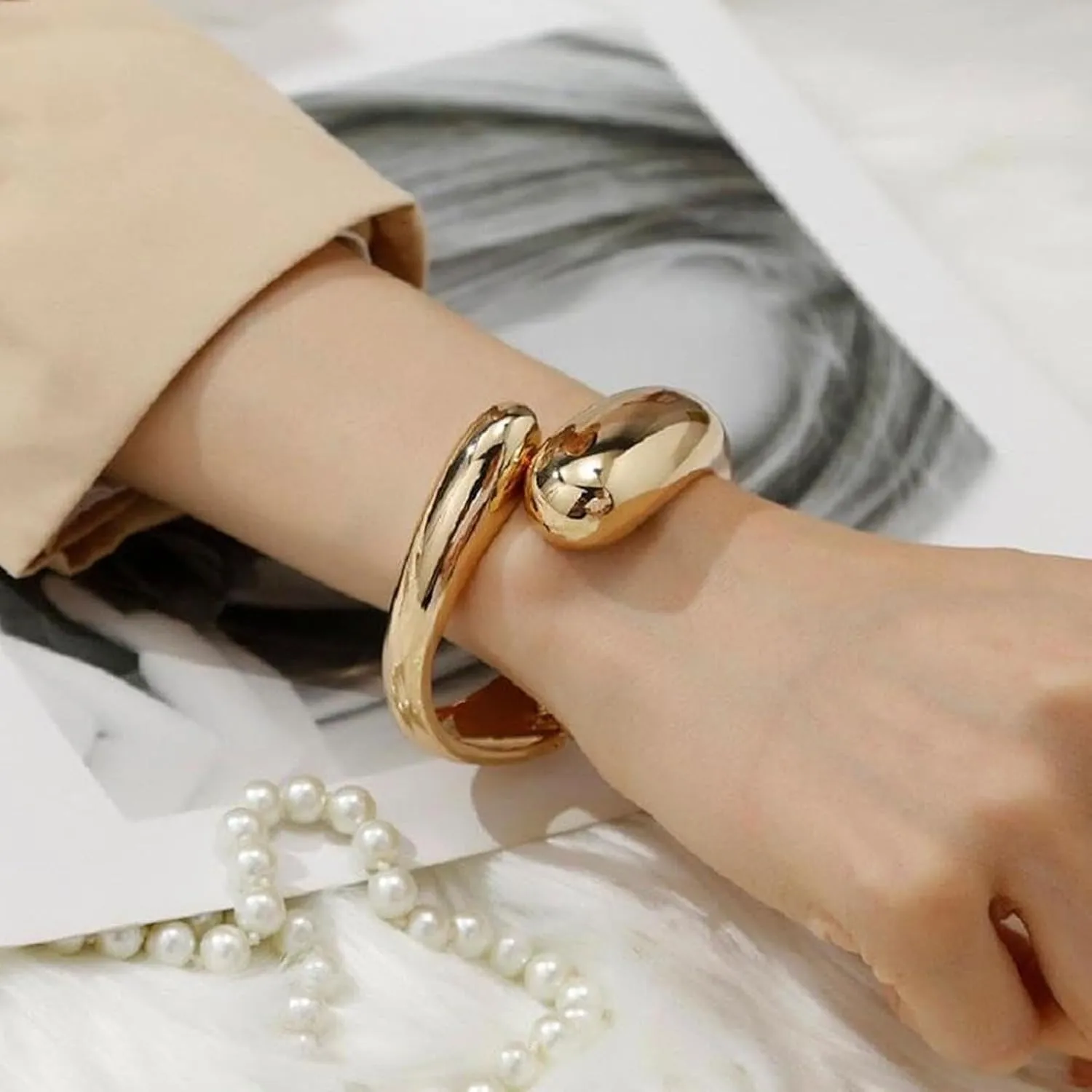 Long tiantian Gold Bracelets for Women, Gold Bangles for Women Chunky Bangle Bracelets for Women Bracelets Stack Tarnish Free Gold Jewelry Set of 3 for Women Accessories for Her Gifts