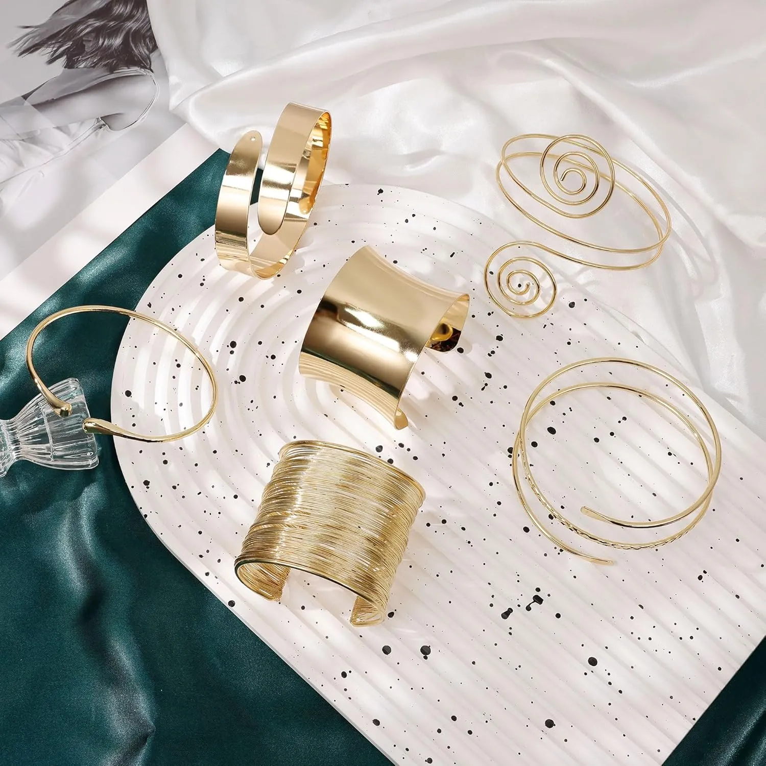 REVOLIA 6Pcs Arm Cuff Upper Arm Band Chunky Gold Cuff Bracelets for Women Adjustable Upper Arm Bracelet Minimalist Coil Bangle Open Wide Warp Bracelets Set