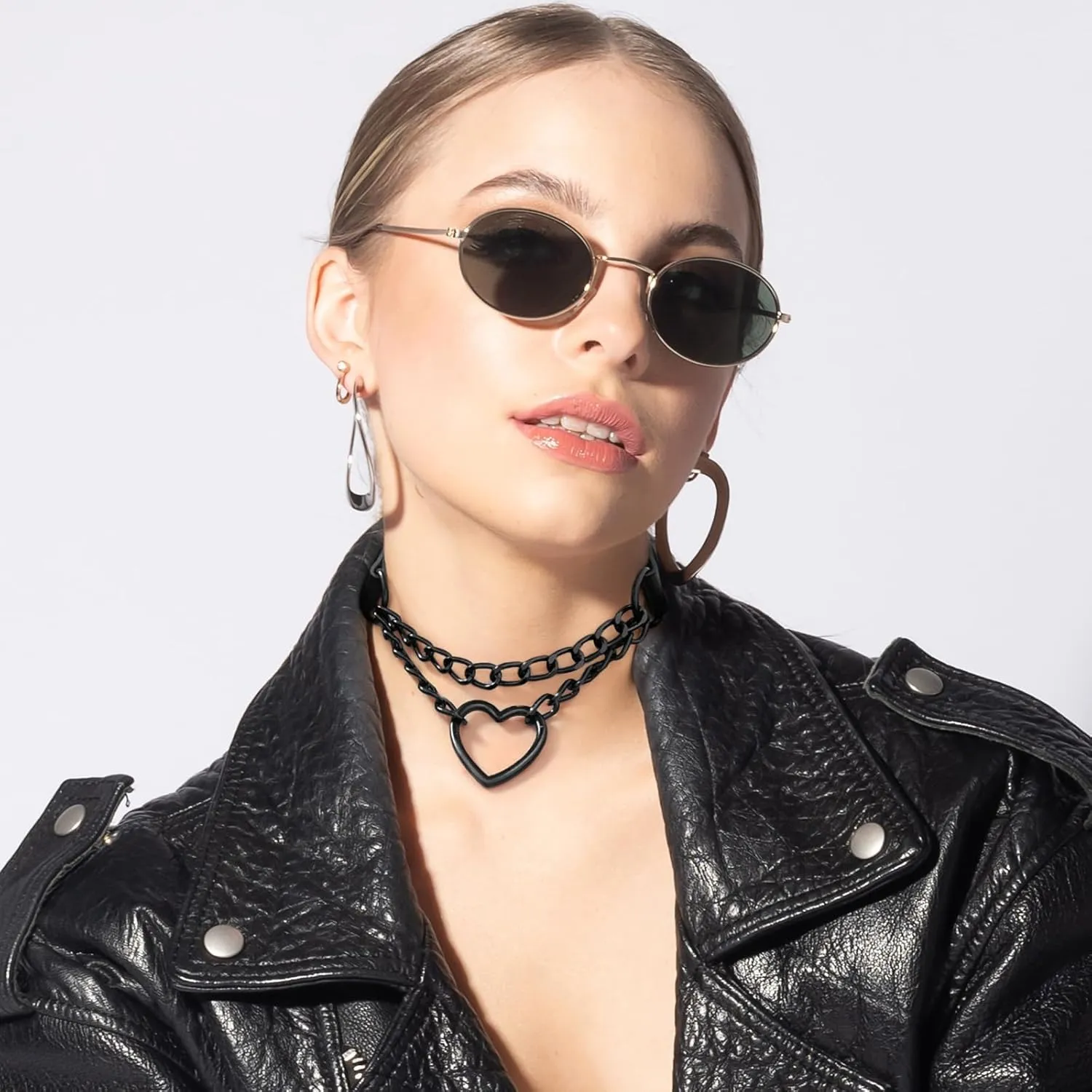 Ronglry Black Velvet Choker Necklace for Women - Adjustable Layered Goth Chokers for Party, Cosplay & Gift
