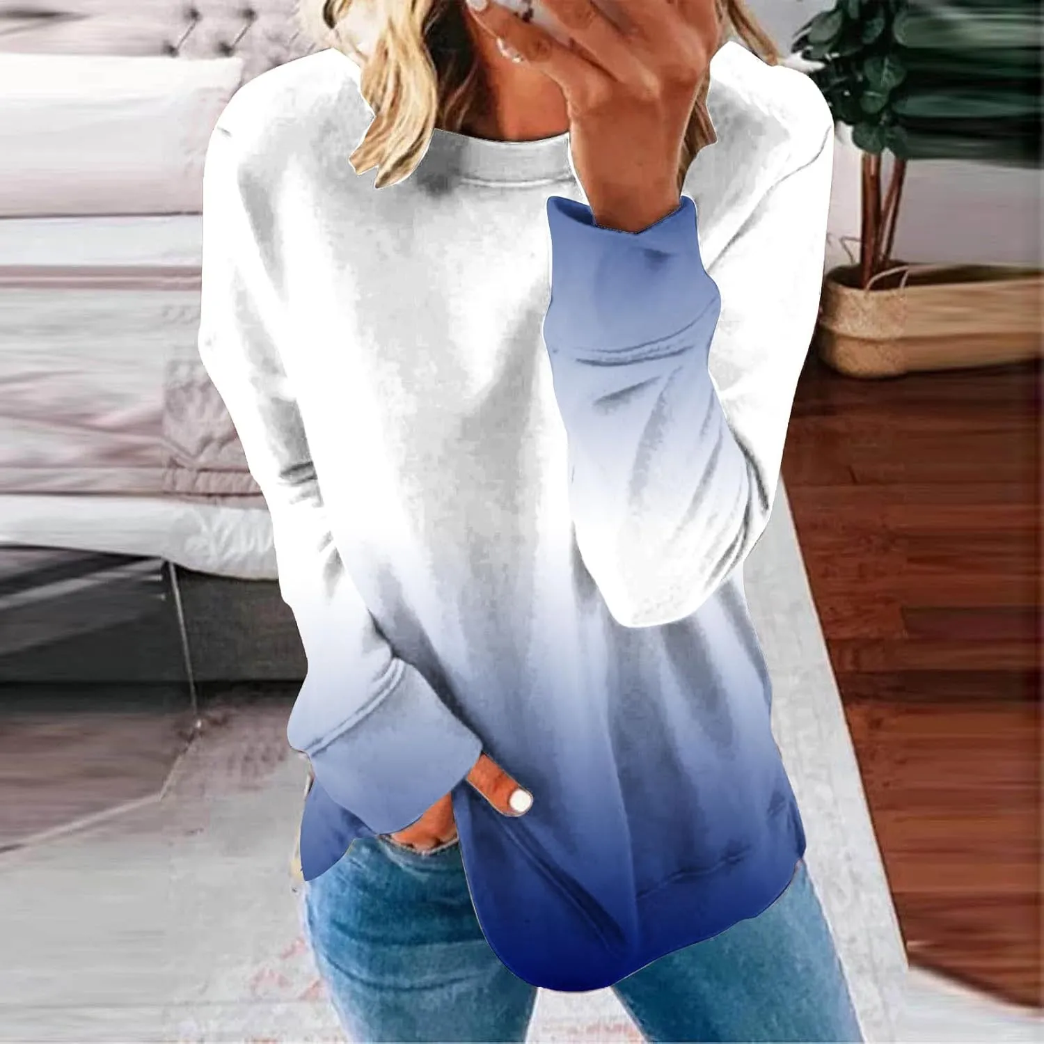 Womens Oversized Sweatshirts Hoodies Casual Long Sleeve Crew Neck Pullover Tops Fashion Gradient Color Sweater
