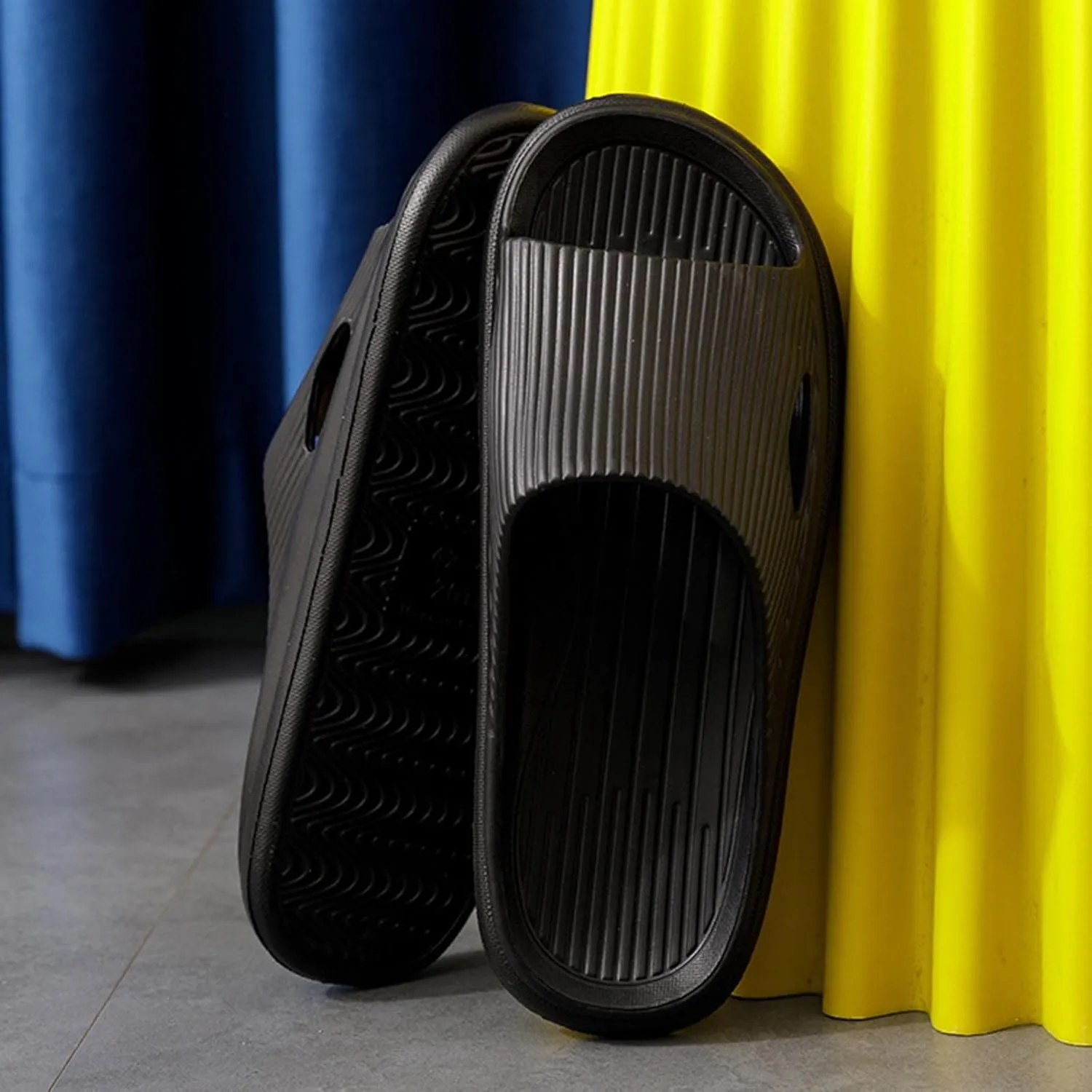 Women's Shower Slipper Non-Slip Bathroom House Slippers Comfortable Slip On Beach Sandals Open Toe Flat Sandals