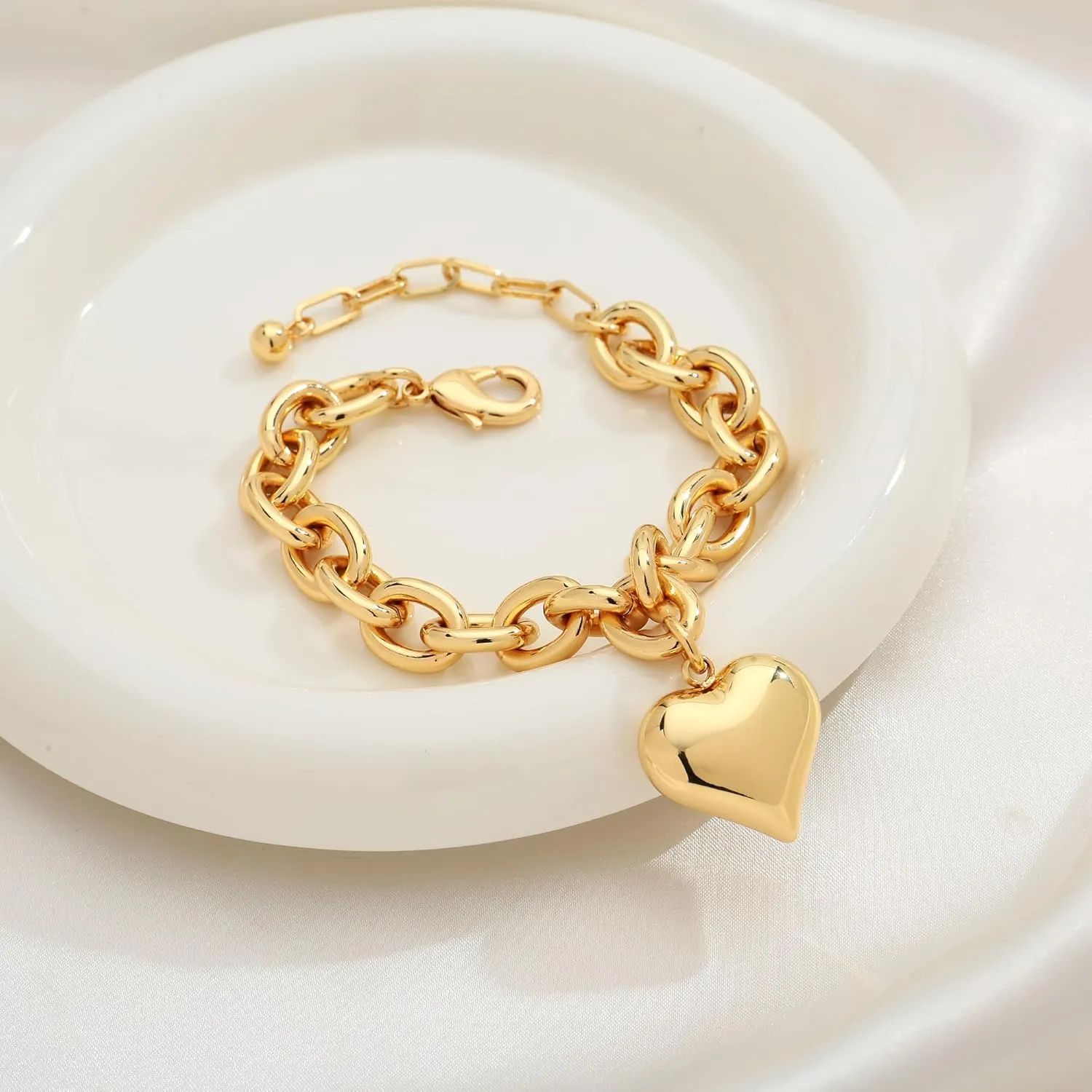 WOWORAMA Gold Heart Bracelets for Women Gold Chunky Link Chain Bracelet Puffy Heart Charm Bracelet Adjustable Thick Chunky Gold Bracelets