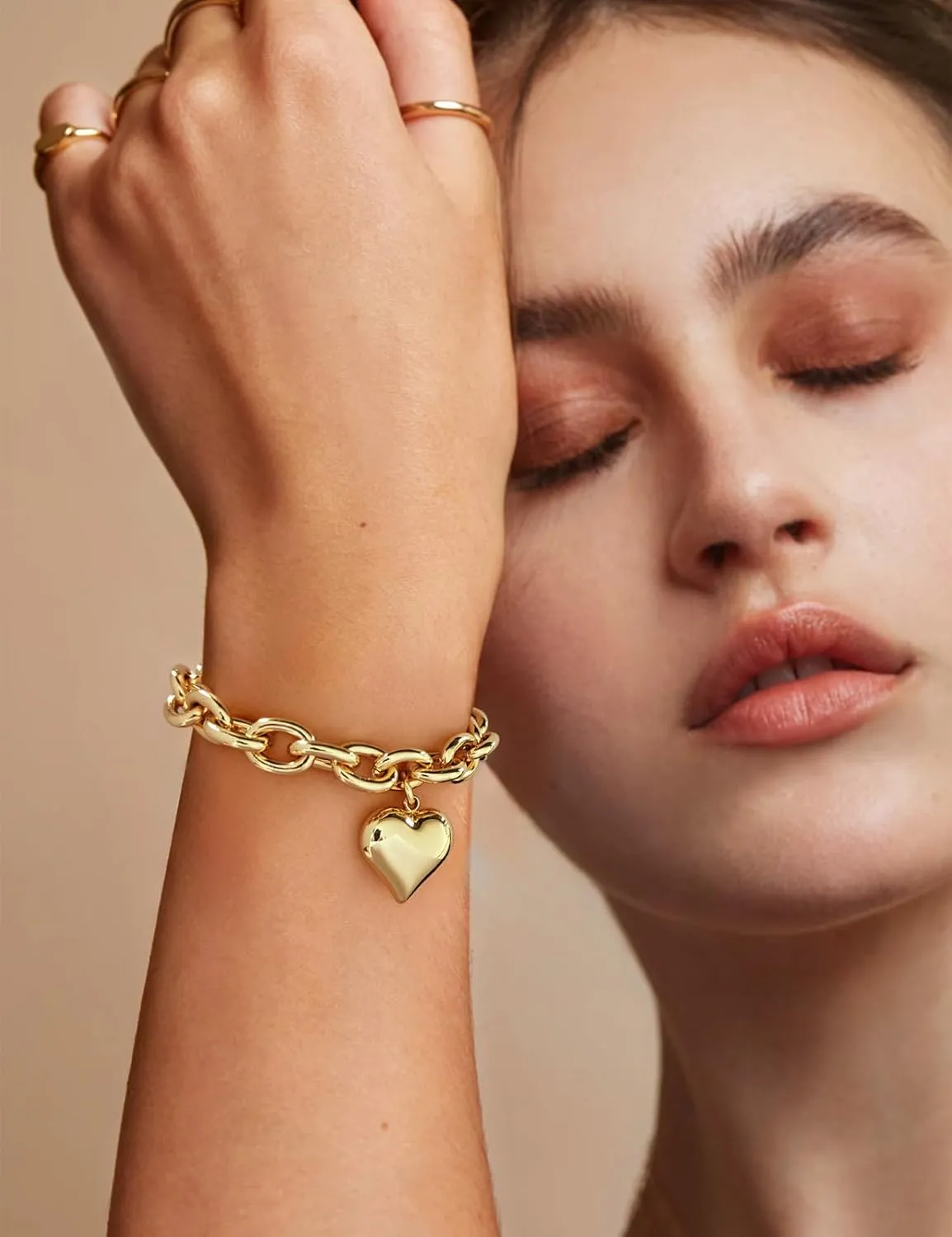 WOWORAMA Gold Heart Bracelets for Women Gold Chunky Link Chain Bracelet Puffy Heart Charm Bracelet Adjustable Thick Chunky Gold Bracelets